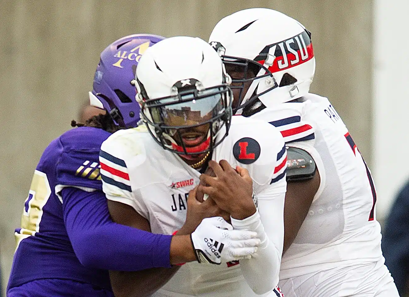 b644ee50-6827-41db-a154-fcacf5d0bfde-TCL_JSU.Alcorn_29 NFL Draft 2025: Shedeur Sanders Still Waiting to Hear His Name on Day 3